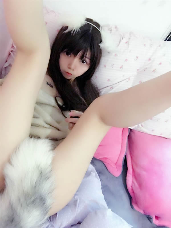 极品美女大胆私拍无圣光露出写真合辑