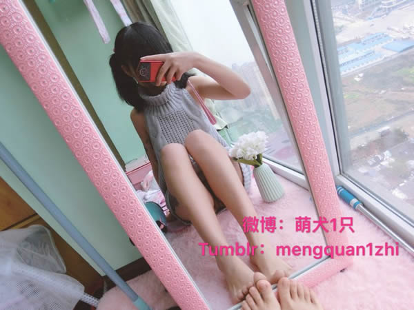 极品萝莉网红萌犬1只露背毛衣无圣光套图
