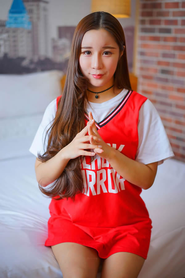 国模小美女栗栗私拍无圣光套图