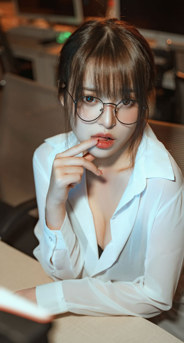 草莓味的奈奈兔