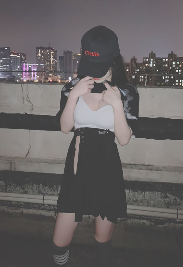 日系抖音风福利姬@一小只萌宠天台羞答答尺度合集