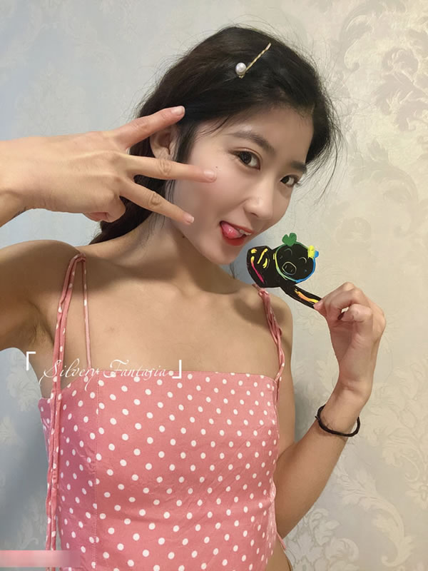 高颜值素人@灿灿举牌私拍尺度视图合集4