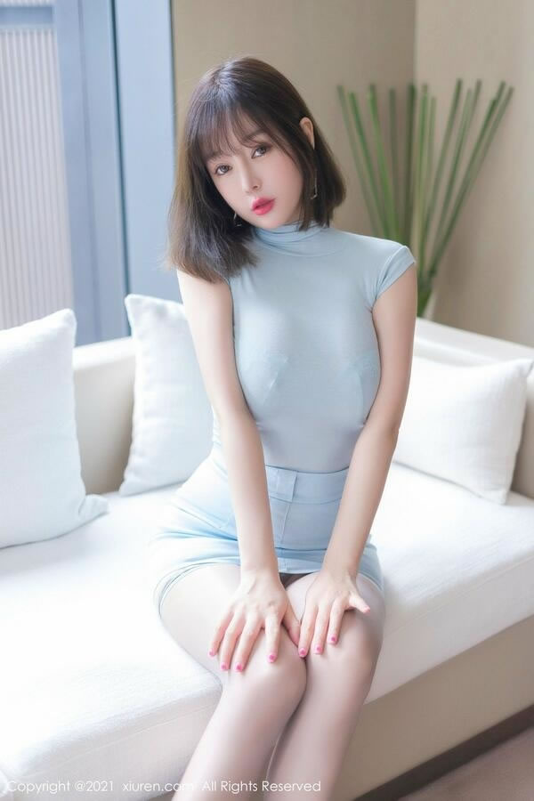 王雨纯清薄紧身衣曲线尽现诱人