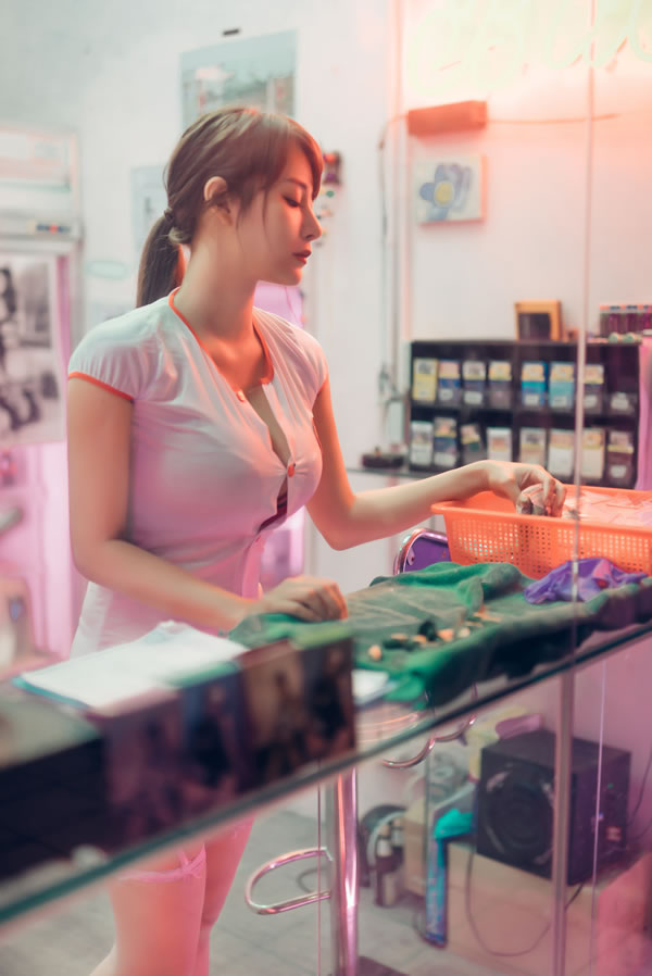 美巨乳乐乐化身极吕槟榔西施街头等你来2