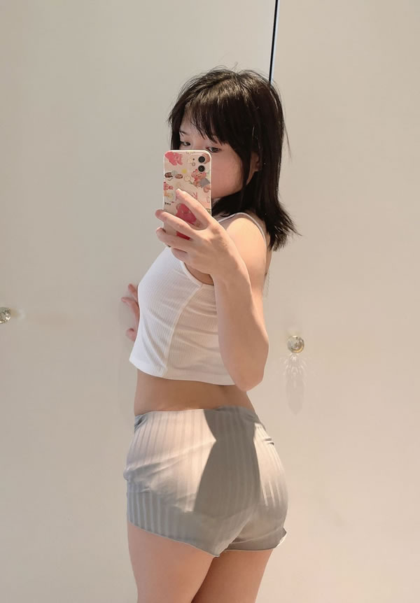 网红模特@晓晓可可爱 尺度私拍视图合集2