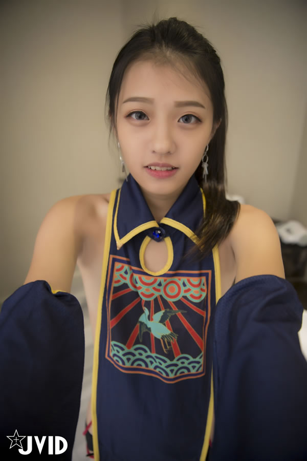 俏皮女生妍妍