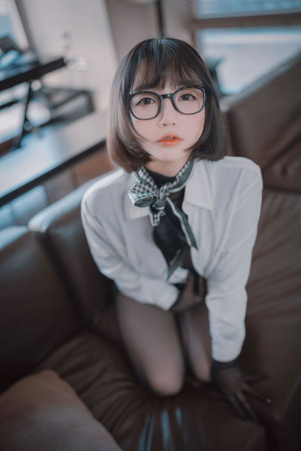 孙乐乐真空黑丝连体衣无圣光写真曲线迷人