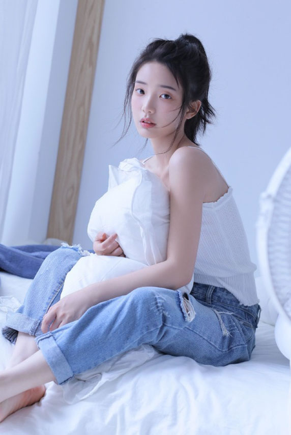 网络收集众多小美女流出唯美图集24