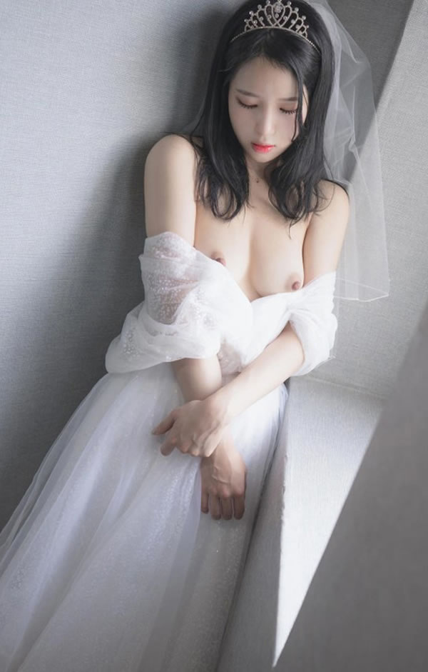 漂亮小姐姐Yeha之美丽的新娘湿身