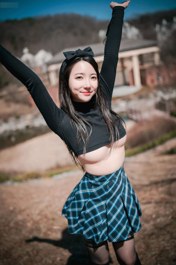 可爱的冬日女友孙乐乐JK黑丝无圣光图集
