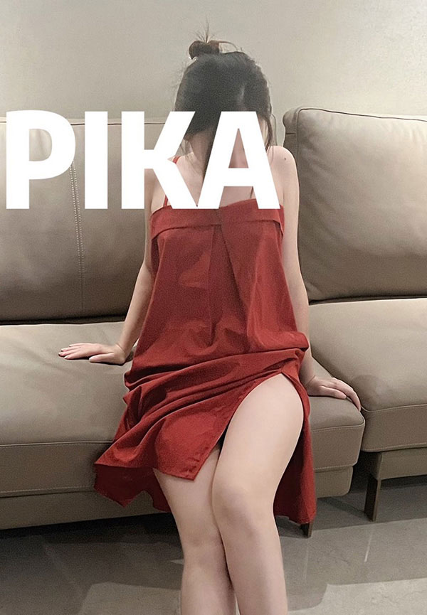 美臀妹子PIKA蜜桃臀门户大开私拍福利视图
