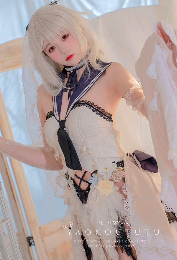 黏黏团子兔咬一口兔娘 梳妆的大小姐可畏