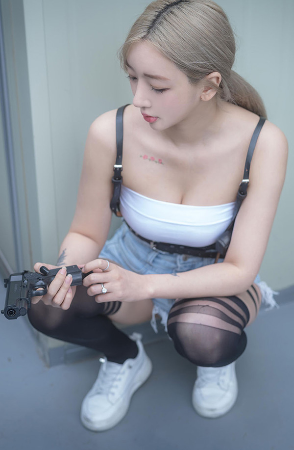 妙龄女杀手Jia初次执行任务被反杀记