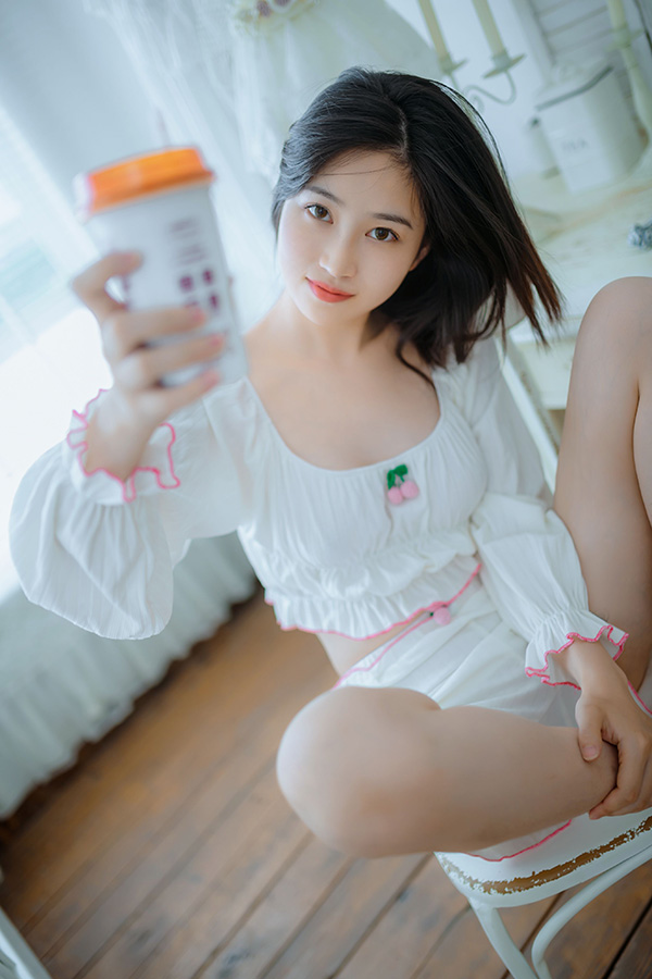 极品女神年年 爱吃棒棒糖的少女