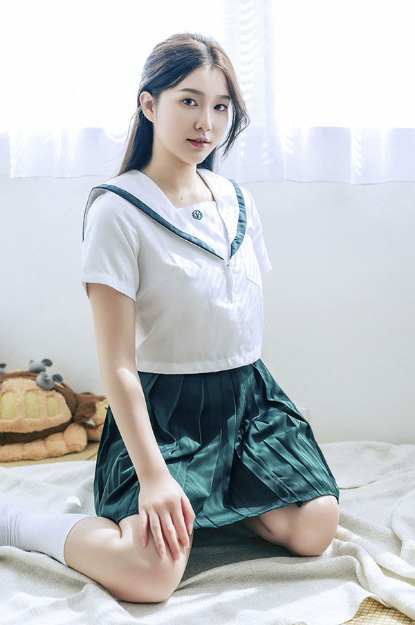 潘多拉铂金刊946甜美的海军服女生