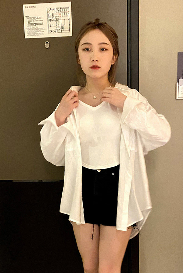 希威社美女爱可新的室内无圣光私拍