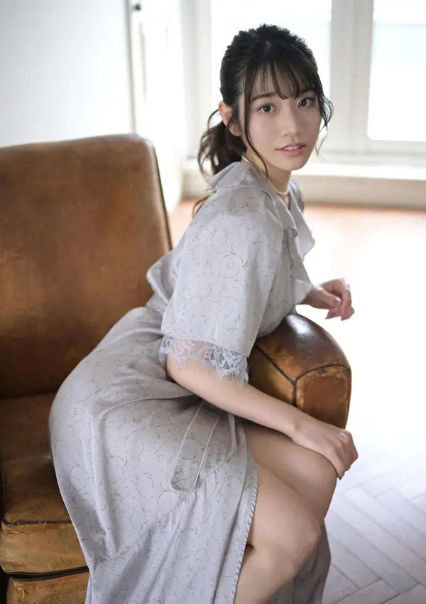 漂亮姐姐河北彩花 沙发与美女
