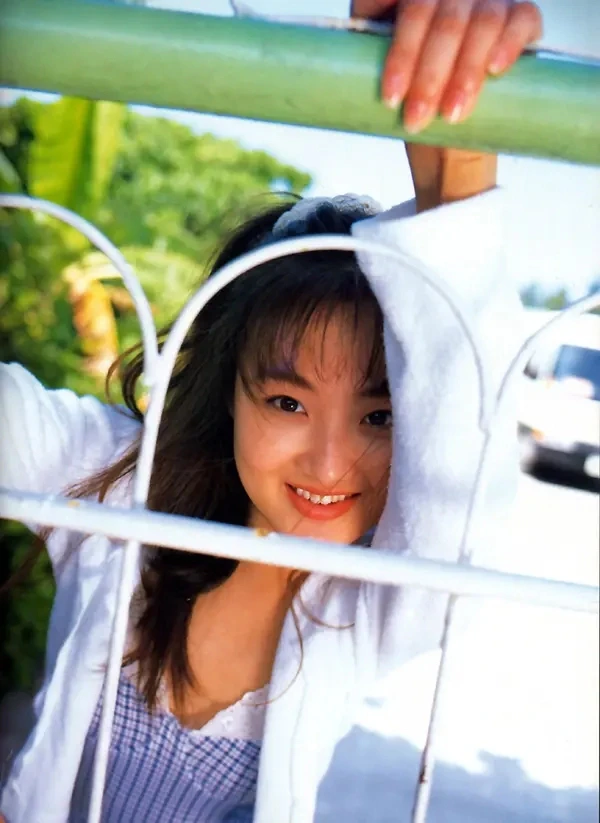 昔日美女模特青沼知朝的清纯唯美无圣光图集